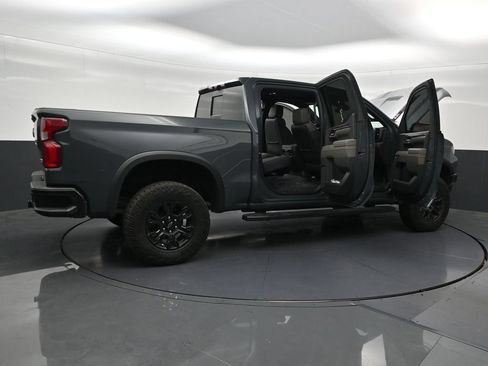 Used 2025 Chevrolet Silverado 1500 ZR2 w/ Technology Package AWD/4WD image 32