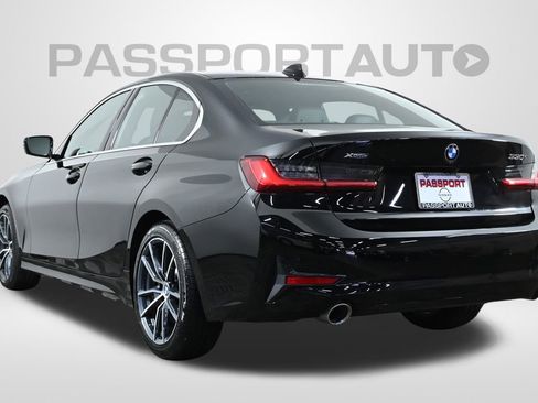 Used 2019 BMW 330i xDrive Sedan w/ Driving Assistance Package image 7