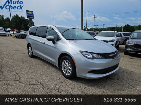 Used 2023 Chrysler Voyager LX FWD image 7