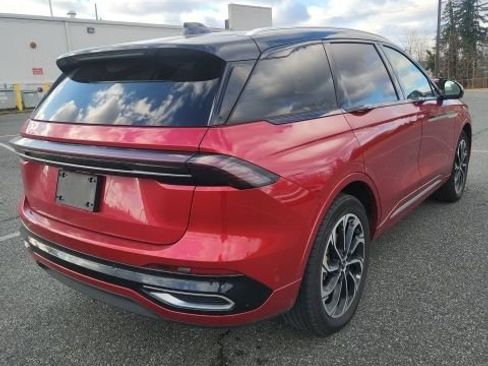 Used 2024 Lincoln Nautilus Reserve image 8