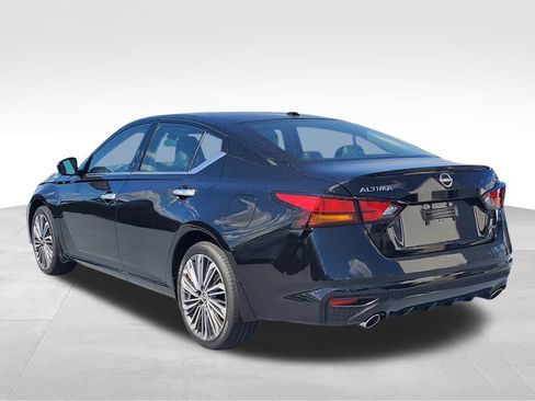 New 2025 Nissan Altima 2.5 SL image 3
