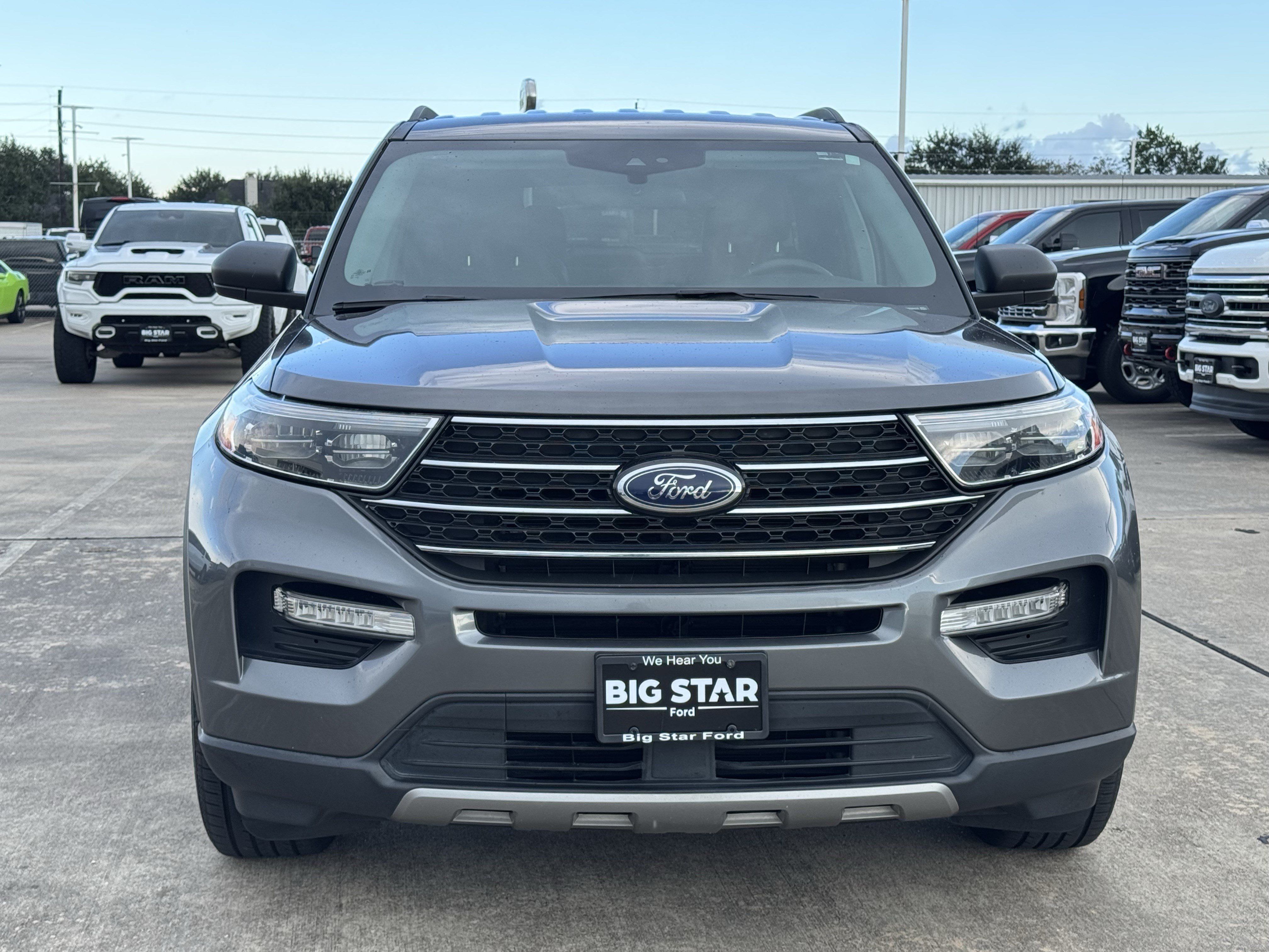 Used 2023 Ford Explorer XLT w/ Equipment Group 202A RWD image 11