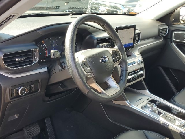 Certified 2023 Ford Explorer XLT w/ Equipment Group 202A AWD/4WD image 8