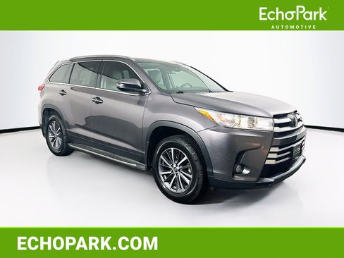 Used 2019 Toyota Highlander XLE image 1