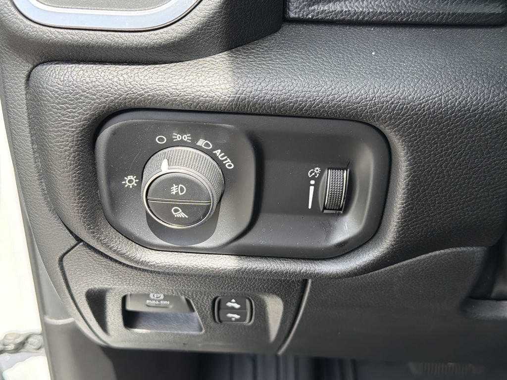 Used 2025 RAM 1500 Big Horn AWD/4WD image 30