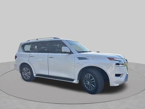 Used 2022 Nissan Armada SV w/ SV Appearance Package RWD image 11