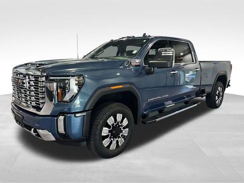 Used 2025 GMC Sierra 2500 Denali w/ Denali Reserve Package AWD/4WD image 3