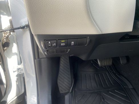 Used 2026 Toyota Corolla Cross L FWD image 15
