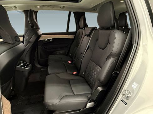 Used 2025 Volvo XC90 B6 Plus image 13