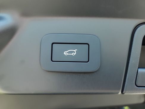 Certified 2025 Land Rover Range Rover Velar S image 14