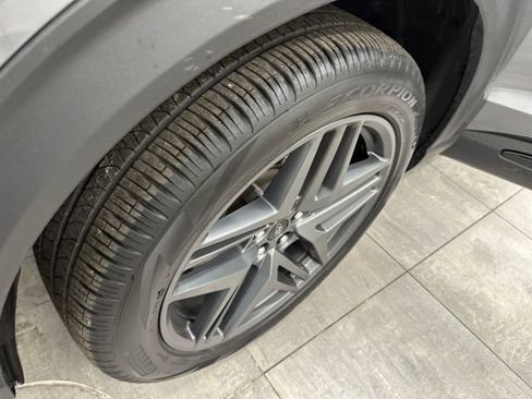 Certified 2025 Ford Explorer ST-Line w/ ST-Line Street Pack image 38