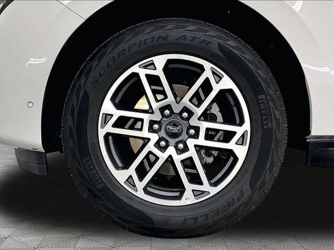 Certified 2025 Ford Expedition Active AWD/4WD image 9
