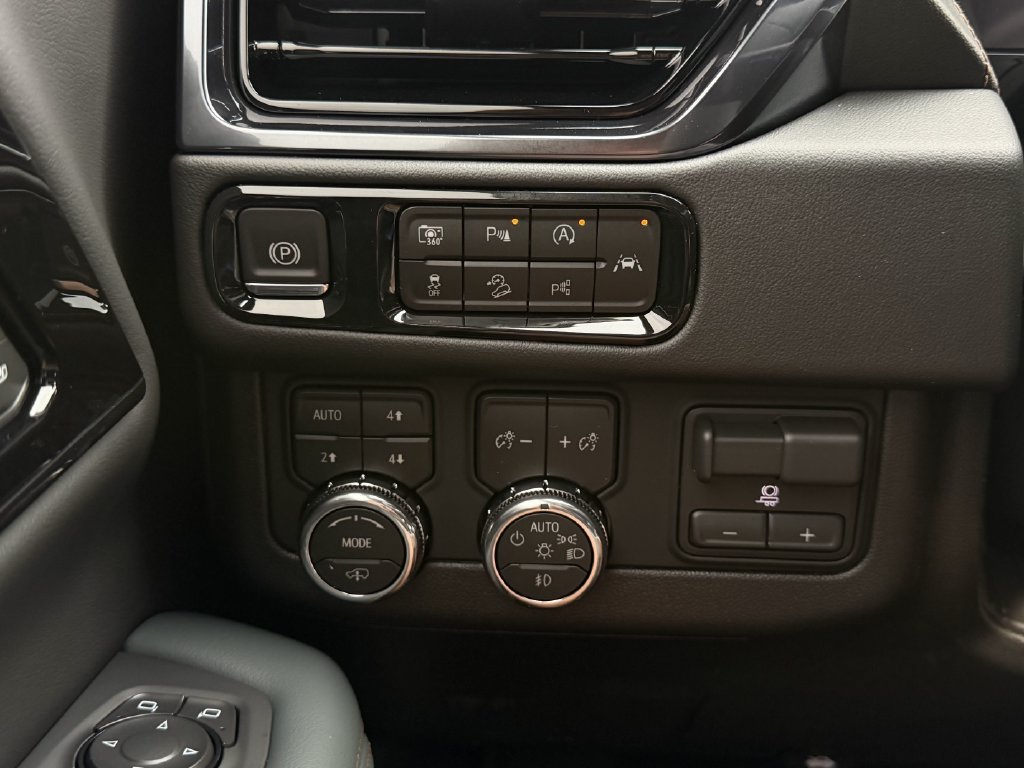 New 2027 GMC Yukon AT4 w/ AT4 Premium Plus Package AWD/4WD image 20