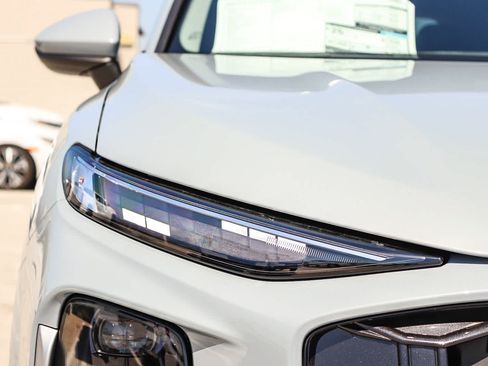 New 2026 Audi Q3 quattro 2.0T AWD/4WD image 9