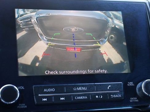 Used 2023 Nissan Titan SV w/ SV Convenience Package image 27