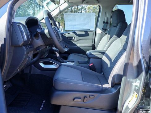 New 2026 Nissan Frontier SV image 7