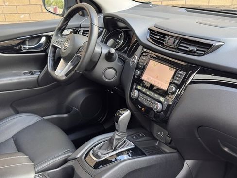 Used 2022 Nissan Rogue Sport SL w/ Premium Package image 10