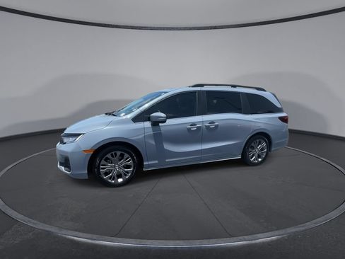 Used 2025 Honda Odyssey Touring image 4