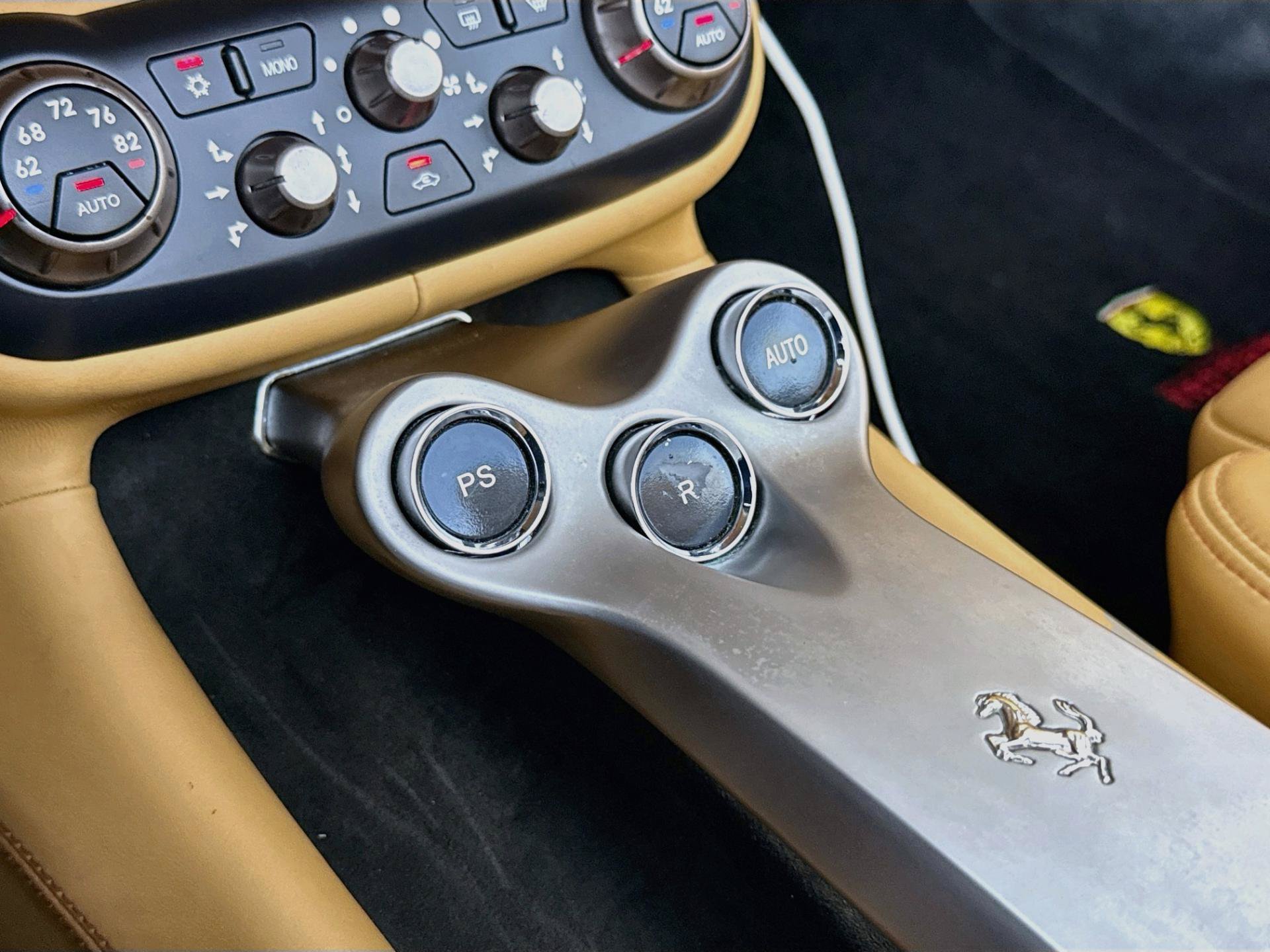 Used 2010 Ferrari California RWD image 17