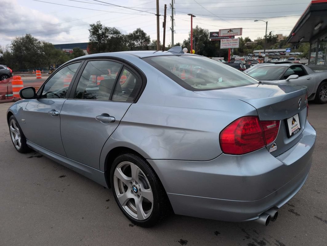 Used 2009 BMW 328i xDrive Sedan AWD/4WD image 5