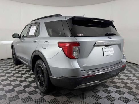 Used 2020 Ford Explorer XLT w/ Equipment Group 202A AWD/4WD image 4