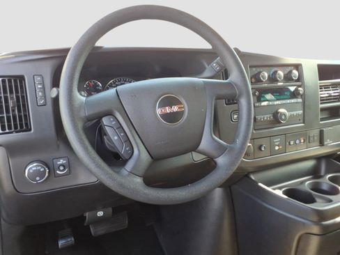 Used 2025 GMC Savana 3500 LT w/ LT Preferred Equipment Group RWD image 12