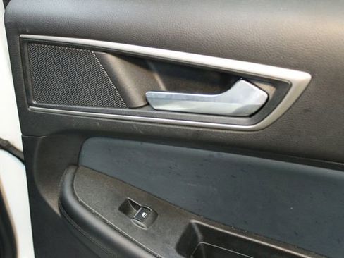 Used 2022 Ford Edge SEL w/ Sport Appearance Package image 13