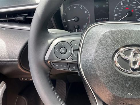 Used 2025 Toyota Corolla Cross LE w/ Moonroof Package FWD image 23
