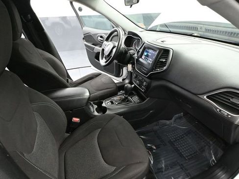 Used 2019 Jeep Cherokee Latitude w/ Popular Appearance Group image 47