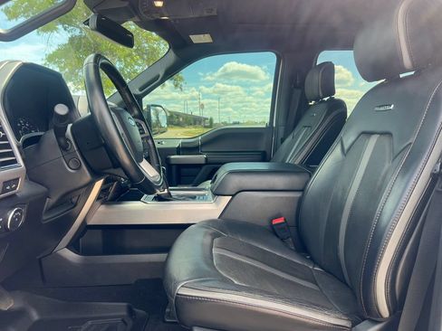 Used 2019 Ford F150 Platinum w/ Equipment Group 701A Luxury AWD/4WD image 4