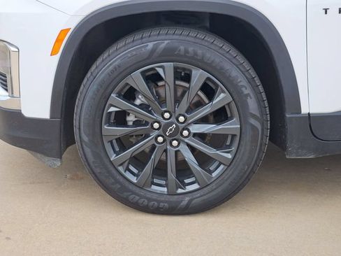 Used 2023 Chevrolet Traverse RS AWD/4WD image 17