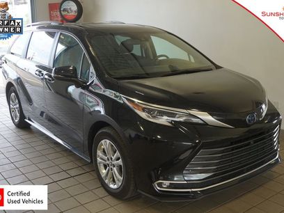 Used 2022 Toyota Sienna Platinum