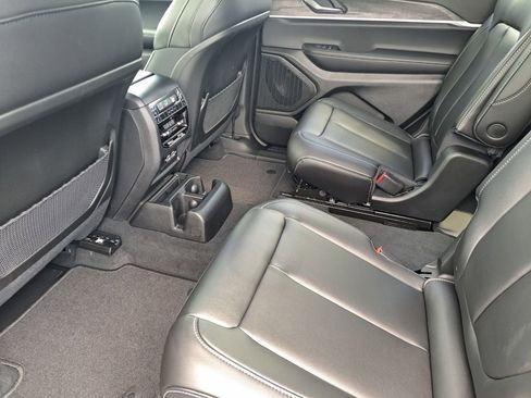 New 2025 Jeep Grand Cherokee L Limited w/ Black Appearance Package image 24