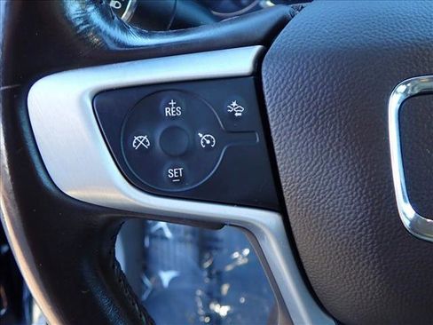 Used 2022 GMC Acadia SLT w/ Preferred Package image 14