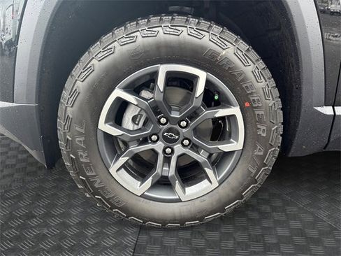 New 2026 Chevrolet Equinox ACTIV w/ Convenience Package III image 14