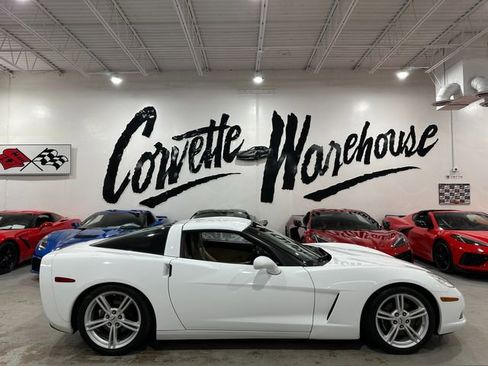 Used 2010 Chevrolet Corvette Coupe w/ Preferred Equipment Group RWD image 31