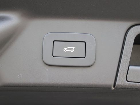 Used 2024 Land Rover Range Rover Velar Dynamic SE image 33