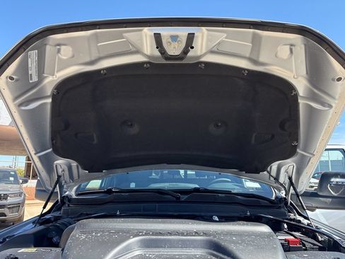 New 2026 RAM 3500 Big Horn AWD/4WD image 47
