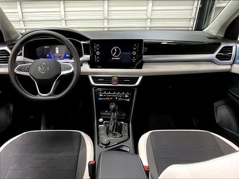 New 2026 Volkswagen Taos SE AWD/4WD image 5
