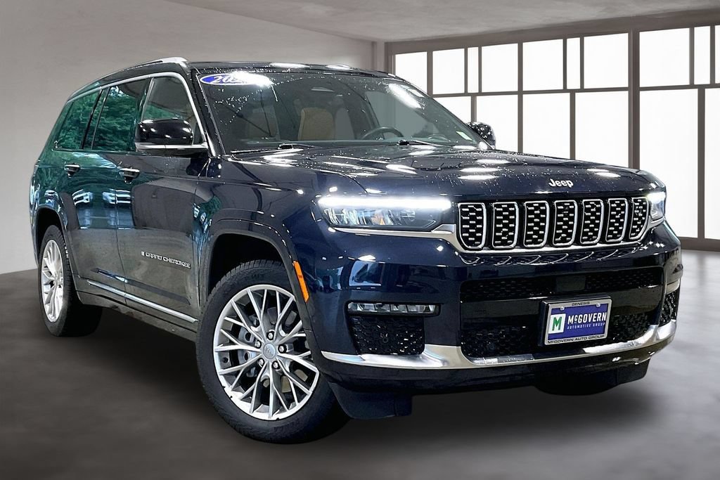 Used 2024 Jeep Grand Cherokee L Summit w/ Advanced Protech Group IV AWD/4WD image 3