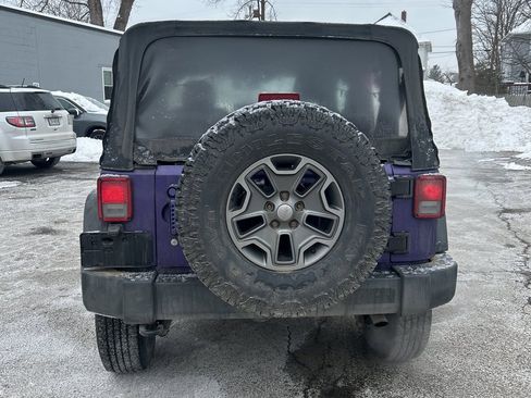 Used 2018 Jeep Wrangler Rubicon w/ Power Convenience Group image 5