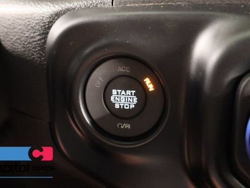 Used 2023 Jeep Gladiator Sport AWD/4WD image 18
