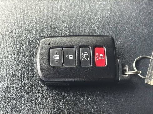 Used 2018 Toyota RAV4 SE w/ Power Extra Value Package FWD image 31