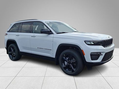 New 2025 Jeep Grand Cherokee Limited w/ Black Appearance Package image 3
