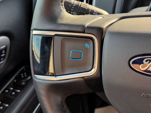 Used 2025 Ford Expedition Active AWD/4WD image 31