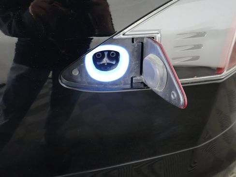 Used 2019 Tesla Model S Performance image 17