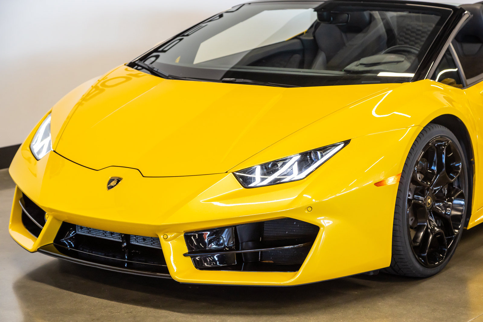 Used 2018 Lamborghini Huracan LP 580-2 RWD image 27