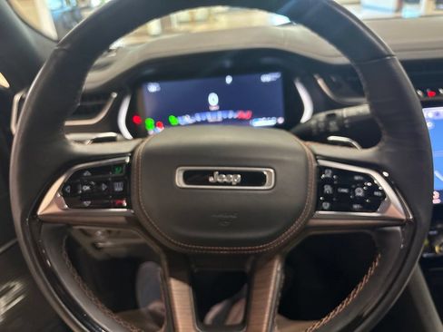 Used 2022 Jeep Grand Cherokee Summit w/ Adv Protech Group IV AWD/4WD image 8