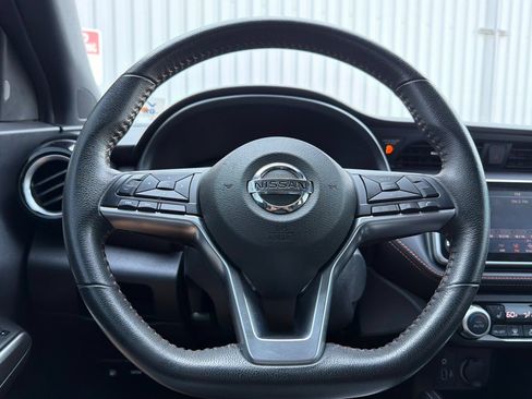 Used 2020 Nissan Kicks SR w/ SR Premium Package FWD image 22