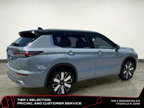 Used 2025 Mitsubishi Outlander SEL FWD image 12